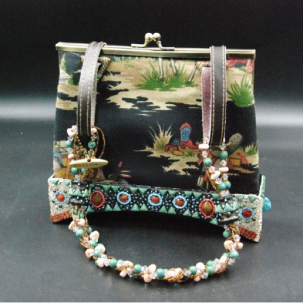 Mary Francis Happy Trails beaded kisslock frame shoulder bag
